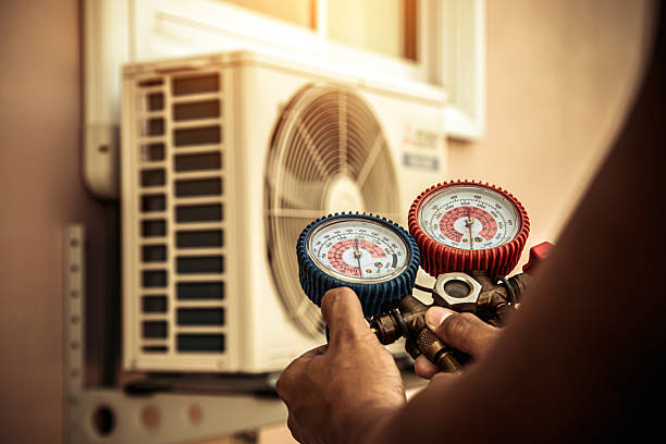 Professional Hvac technician working in Novi, MI